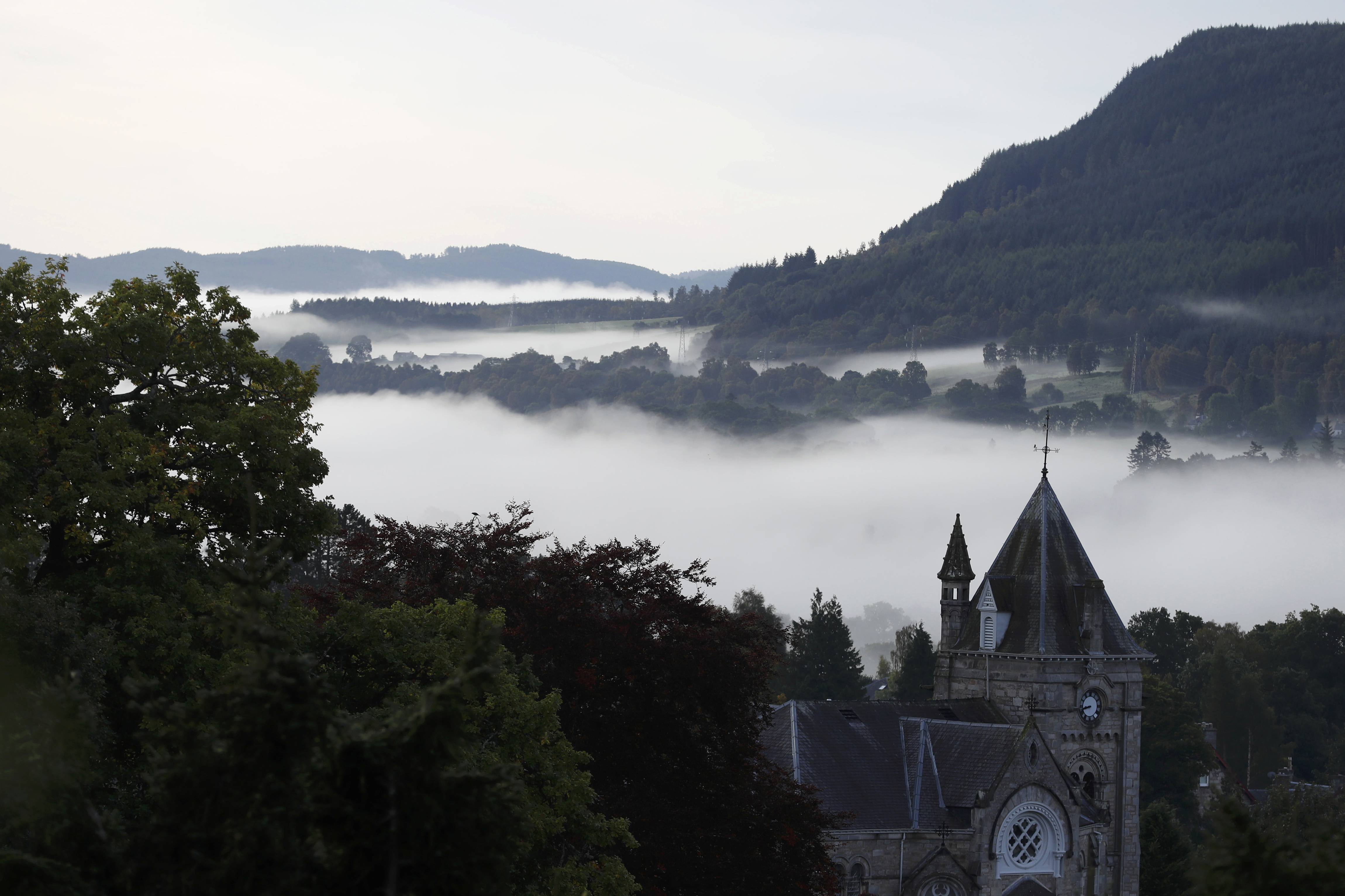Autumn mists sits on the river Tummel near Pitlochry in Scotland, Britain, October 3, 2016. (Russell Cheyne / Reuters)