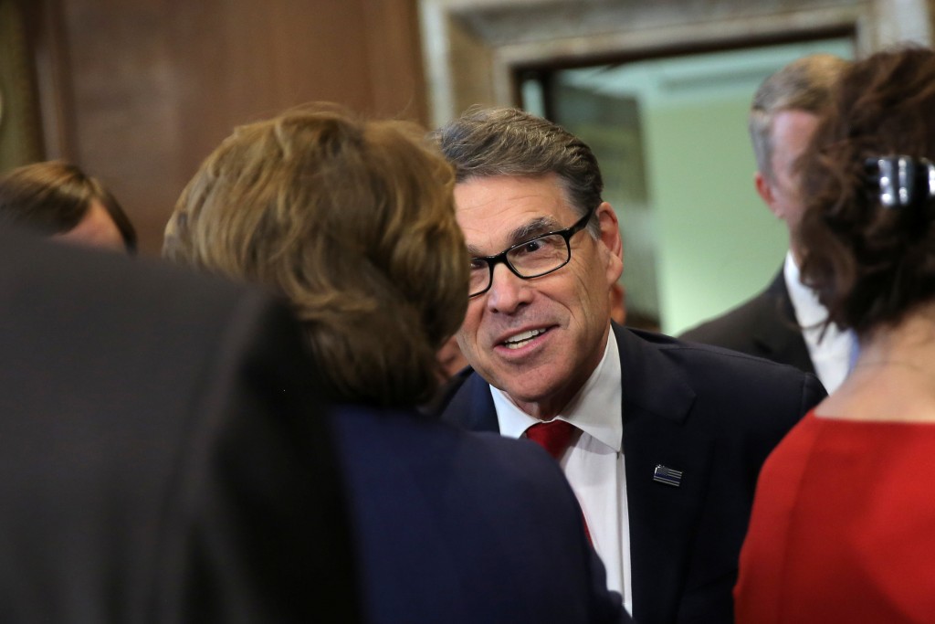 Murkowski nudges energy nominee Rick Perry toward Arctic and Alaska interests