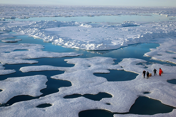 NOAA scientists explore the Arctic during a 2005 mission. (NOAA)