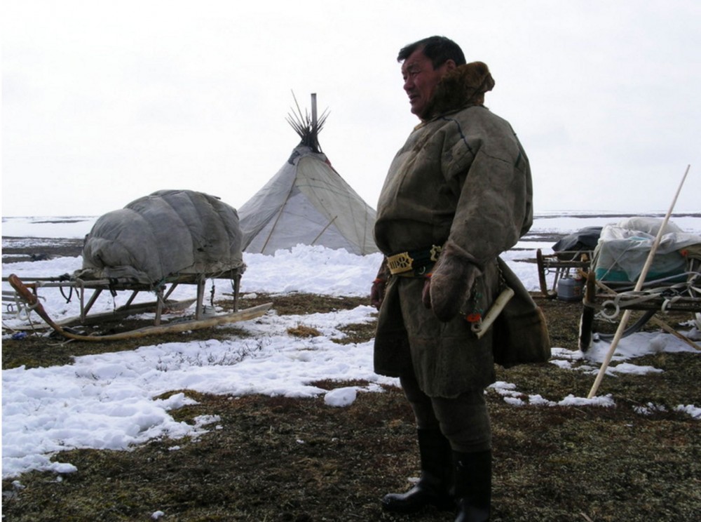 Nenets, one of the Arctic's indigenous peoples, live a nomadic life on the tundra. (Thomas Nilsen / The Independent Barents Observer)