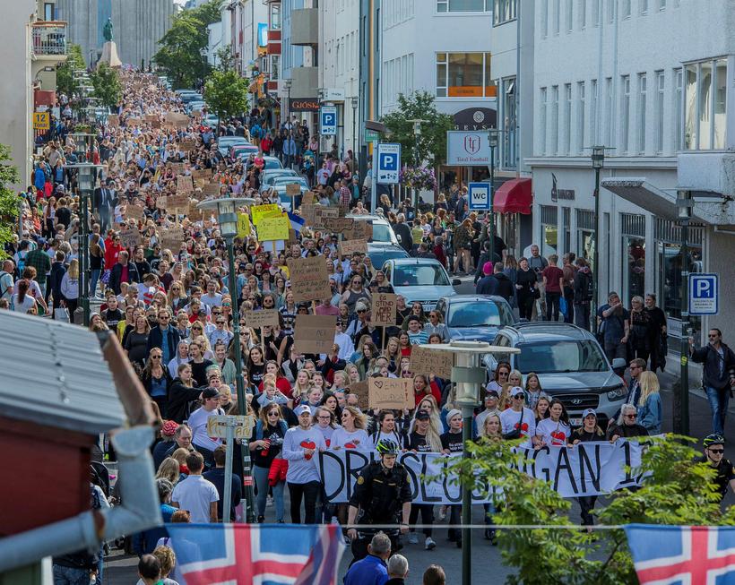 The Reykjavik Slut Walk in 2017 where thousands of people marched for victims of sexual abuse. (Árni Sæberg / mbl.is)