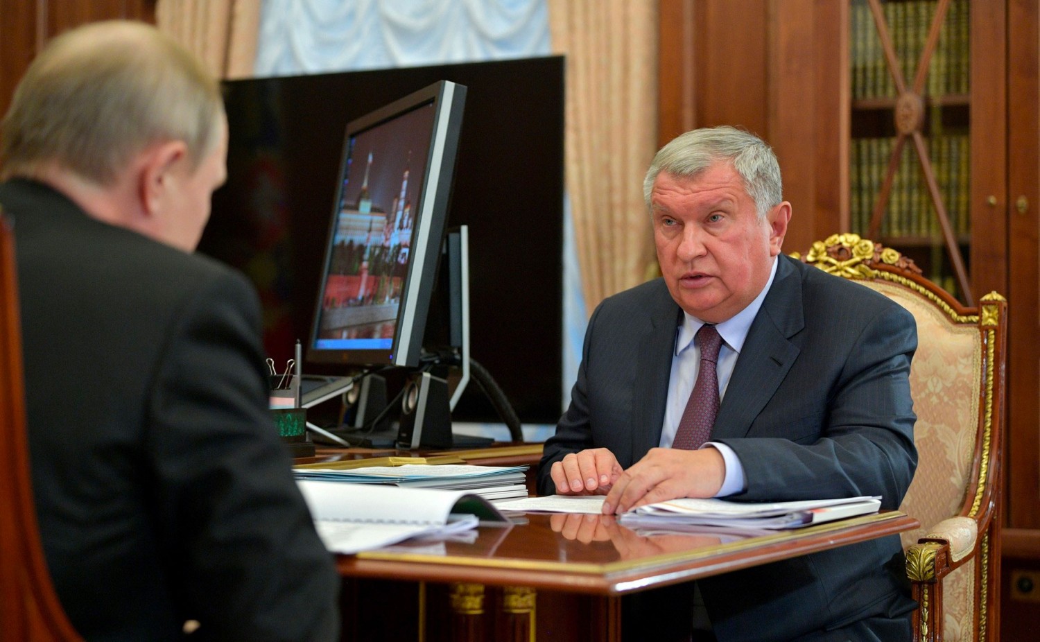Rosneft tells Putin its new Arctic project will be biggest in global oil - ArcticToday