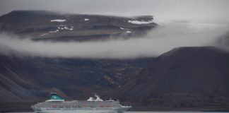 Moscow wants more tourist ships to visit Franz Josef Land