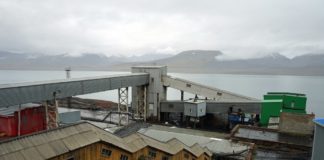 Norwegian transporters bring goods to Russian coal miners