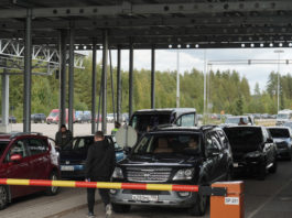 Finland mulls barring Russians from entering as border traffic grows